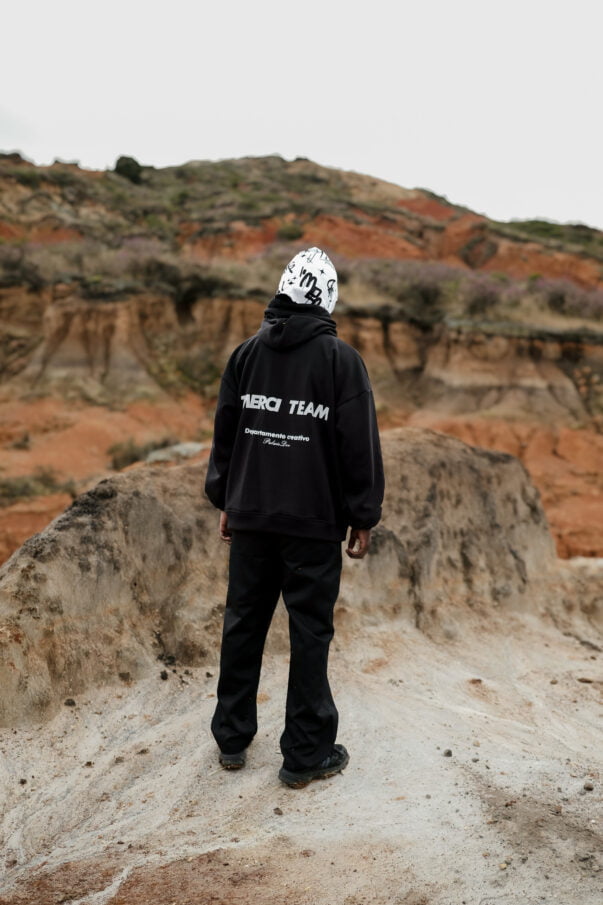 Hoodie negro Merci Team 