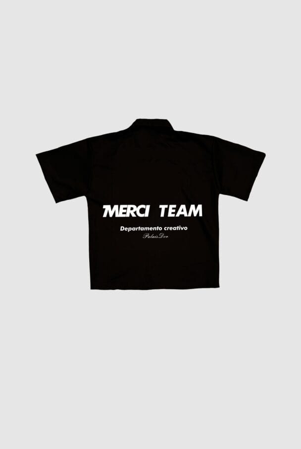 Camisa negra merci team
