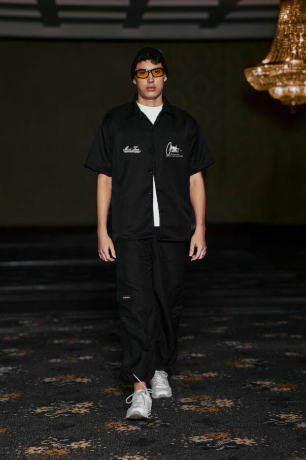 Prendas de la colección Pre-Fall Essentials de Merci, ideales para verano y otoño.