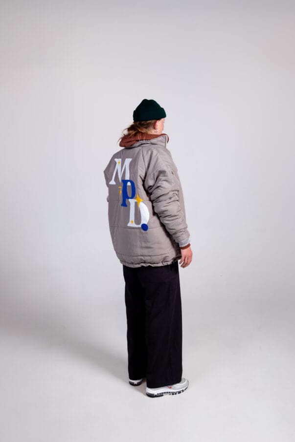 chaqueta gris puffer
